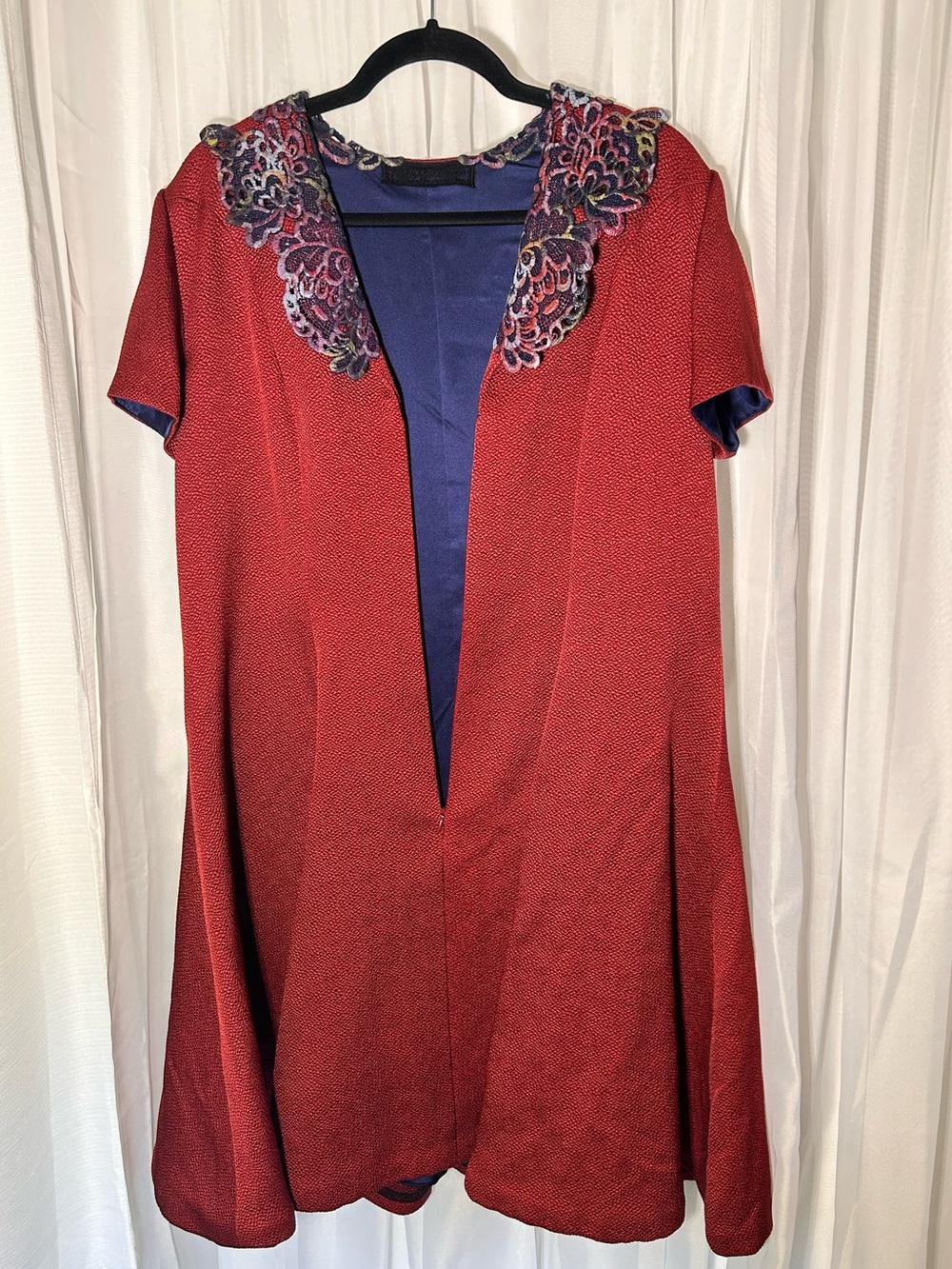 Peggy Jennings - Red & Purple Dress with Embroidered Multicolor Collar - Picture 3 of 12